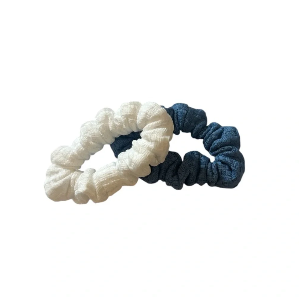NWOT Blue and White Thin Knit Scrunchies